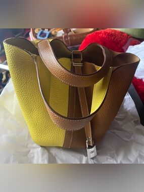 Authentic Hermes Picotin 18